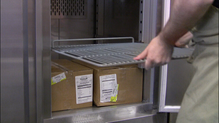 Features of the Avantco CFD 2 Door Reach In Refrigerator Features of the Avantco CFD 2 Door Reach In Refrigerator